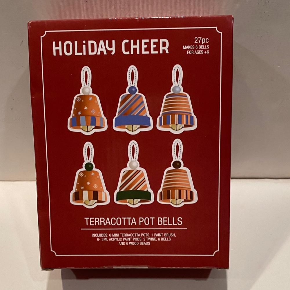 NIB Holiday Cheer Terracotta Pot Bells